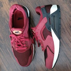 Way Century thick soled sneakers, size 9.5